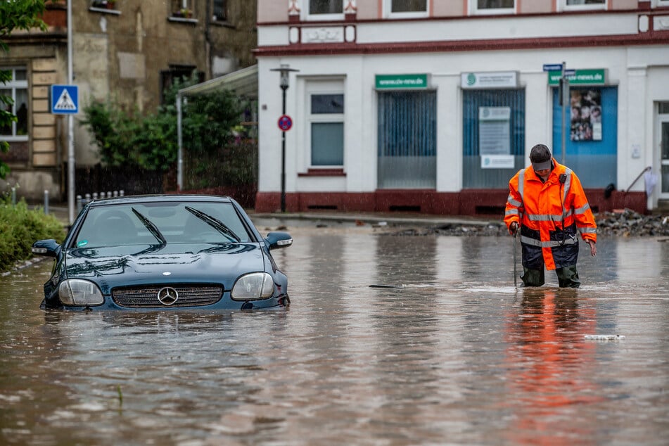 In vielen Gegenden Deutschlands herrschte nach den heftigen Regenfällen das reine Chaos.