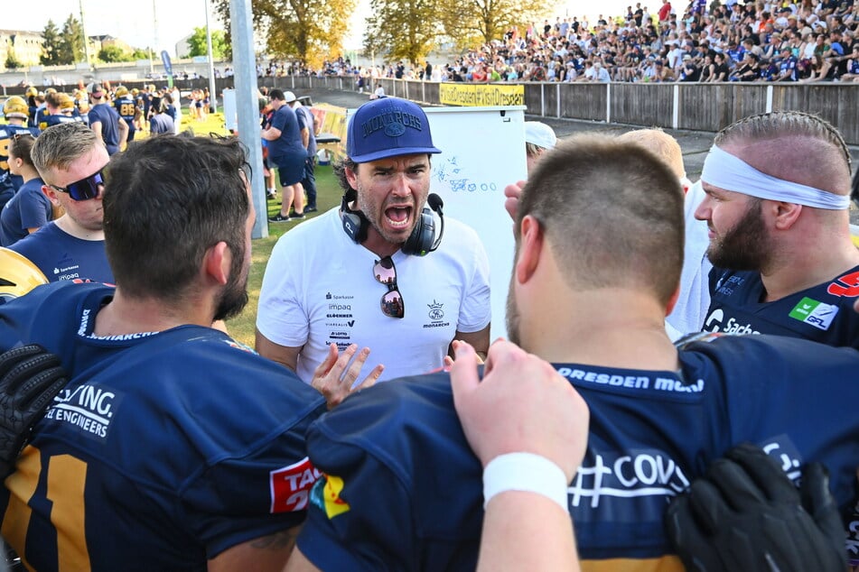 O-Line-Coach Erik Keil (40, M.) muss seine schweren Jungs im Griff haben.
