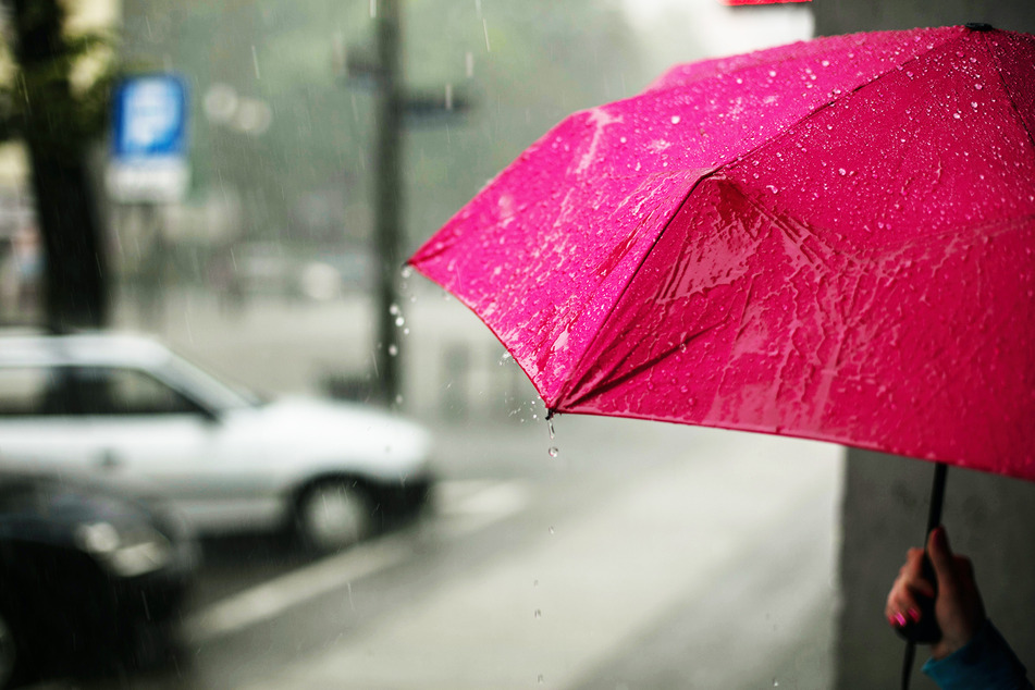 Am Montag muss sich Deutschland auf Regen einstellen. (Symbolbild)