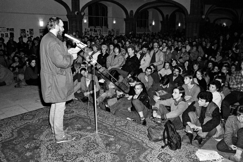 Reinhard Schult im Jahr 1988. Der frühere DDR-Bürgerrechtler Reinhard Schult ist am vergangenen Wochenende kurz nach seinem 70. Geburtstag nach langer schwerer Krankheit gestorben. (Archivbild)