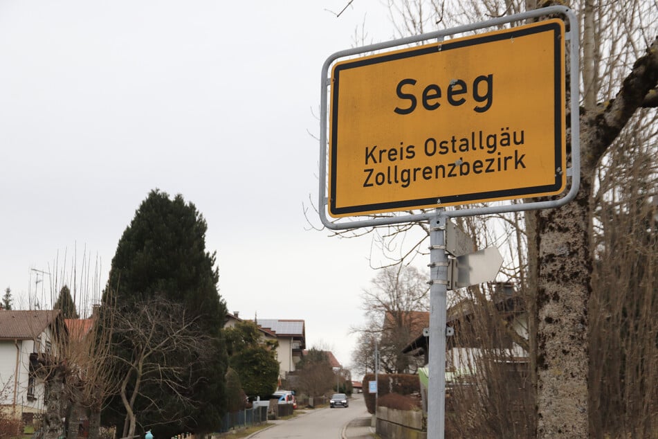 In der kleinen Gemeinde Seeg im Allgäu braut sich ein enormer Betrugsskandal zusammen.