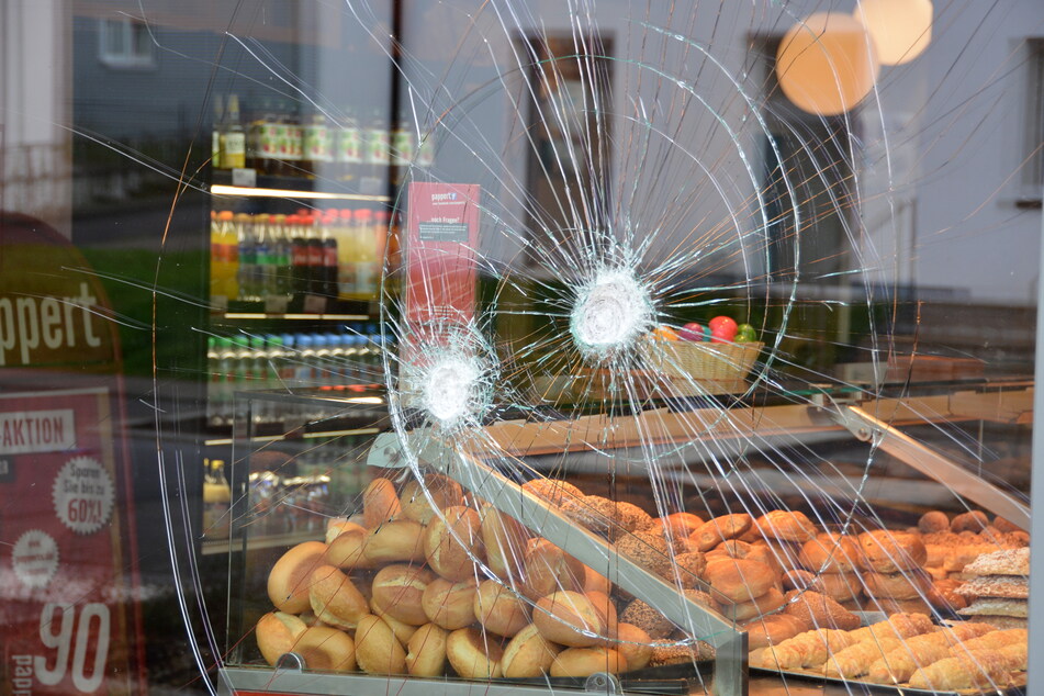 Der 19-jährige Flüchtling aus Afghanistan war bei einem Polizeieinsatz vor einer Bäckerei in Fulda erschossen worden.