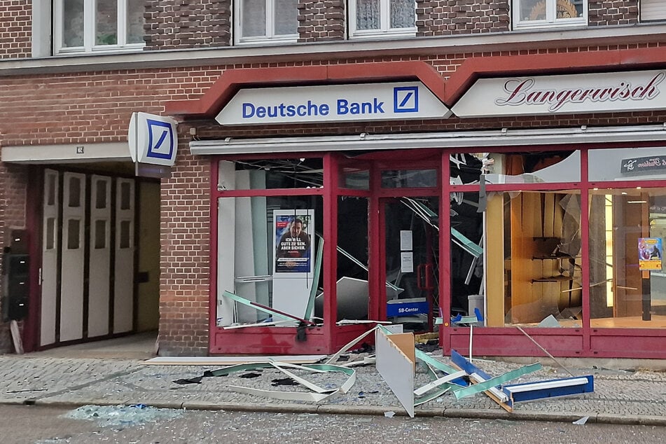 In der Nacht wurde ein Geldautomat in Genthin gesprengt.