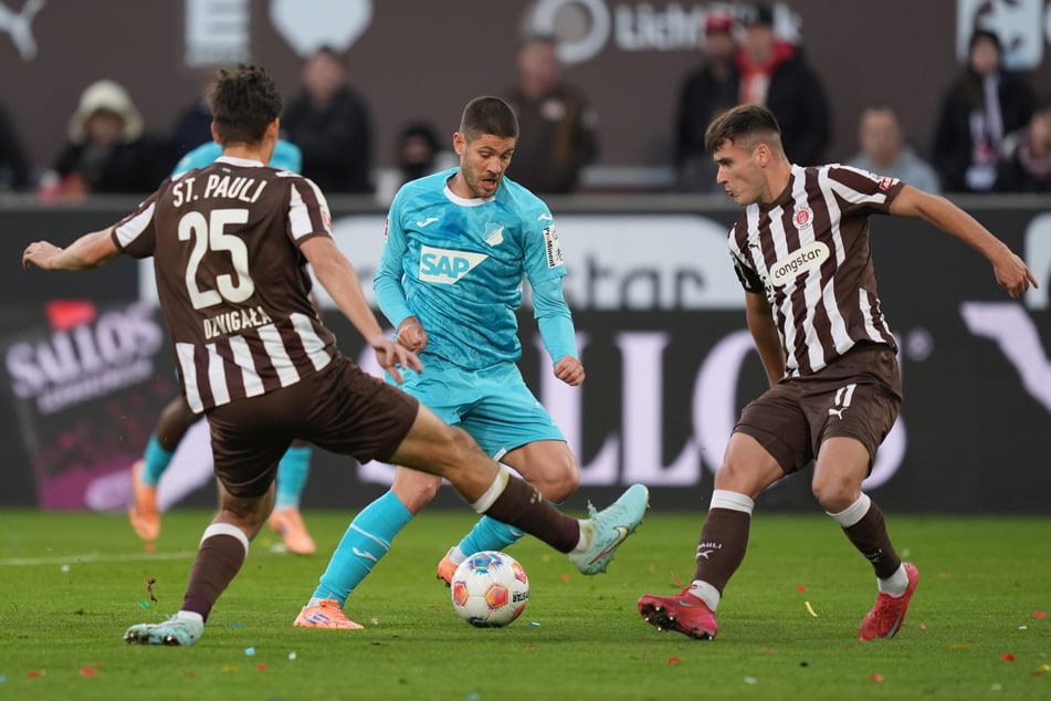 Das Hinspiel konnte die TSG Hoffenheim klar für sich entscheiden, im DFB-Pokal setzte sich der FC St. Pauli durch.