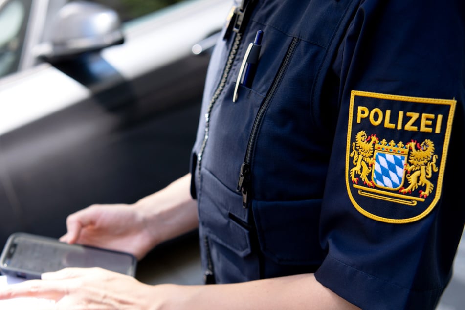 Polizeibeamte nahmen die Frau und deren Mann fest. (Symbolbild)