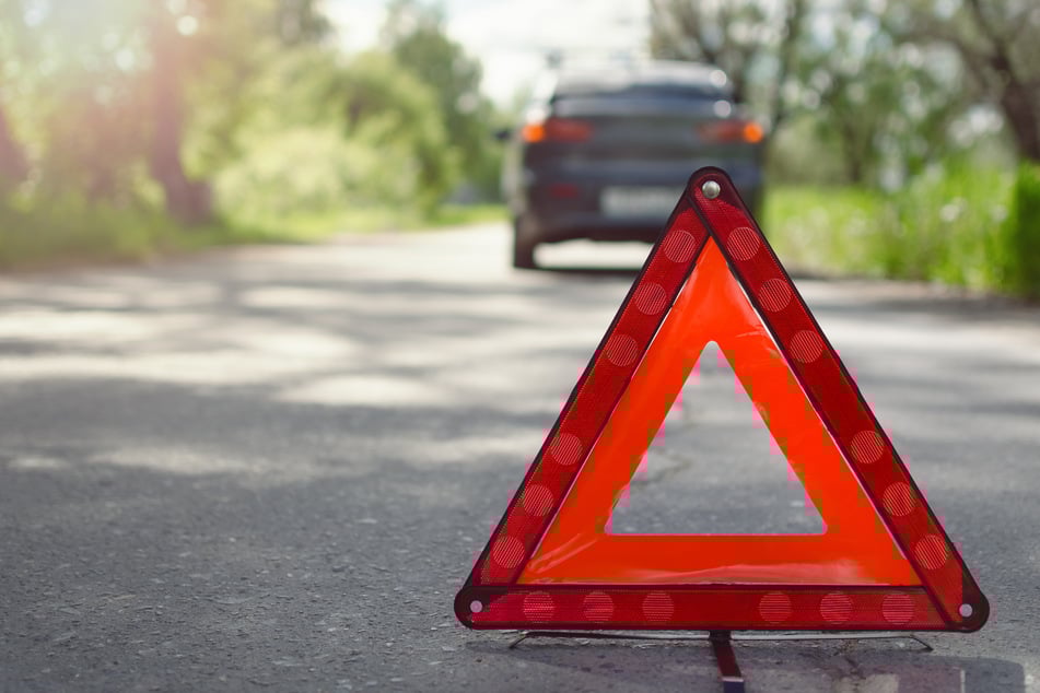 In Unterfranken entpuppte sich eine mutmaßliche Panne als Falle, um das Auto eines 55 Jahre alten Mannes zu stehlen. (Symbolbild)