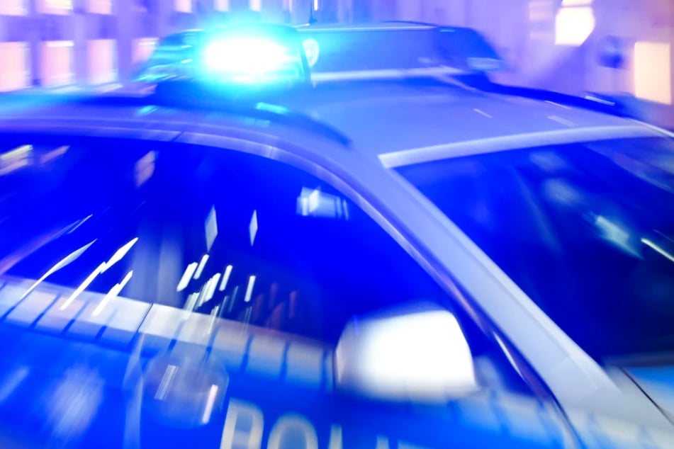 Die Polizei ermittelt nach dem Vorfall in Chemnitz-Bernsdorf wegen räuberischer Erpressung. (Symbolbild)