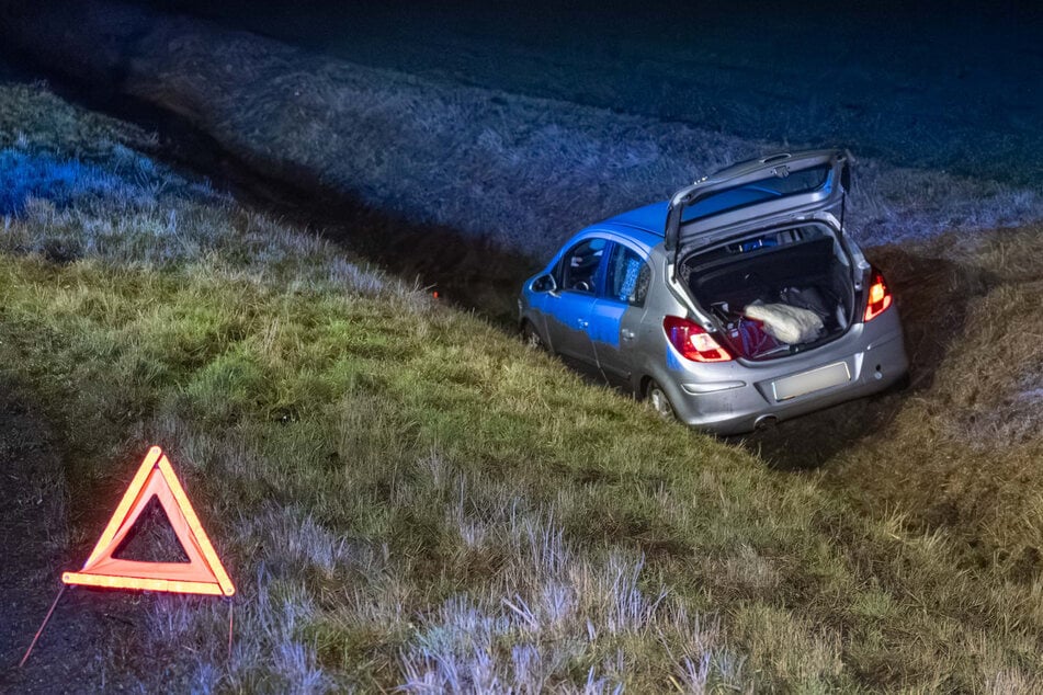 Drei Personen befanden sich in dem Wagen.