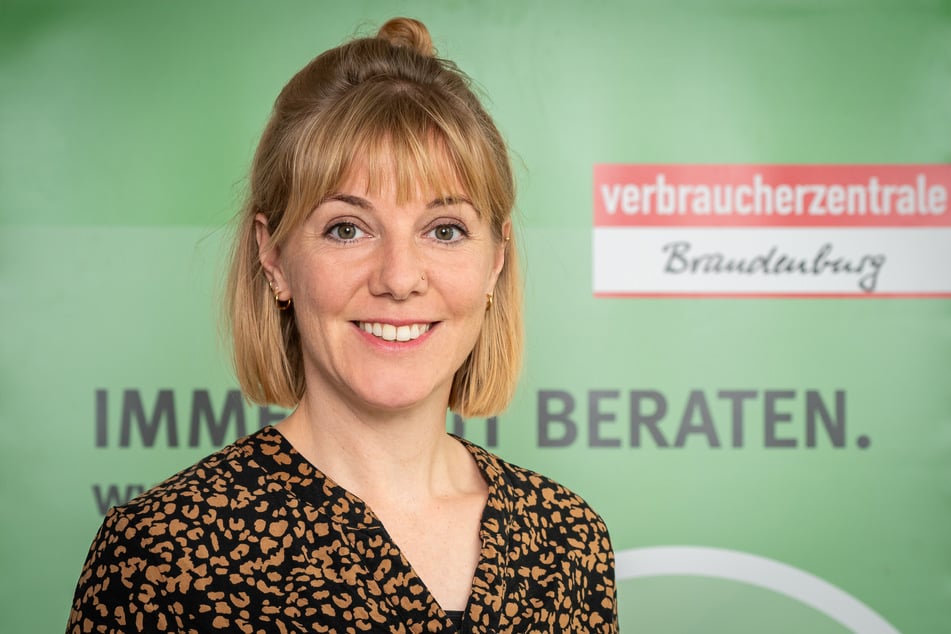Michèle Scherer ist Digitalexpertin der Verbraucherzentrale und warnt vor der neuen Trickbetrug-Masche.