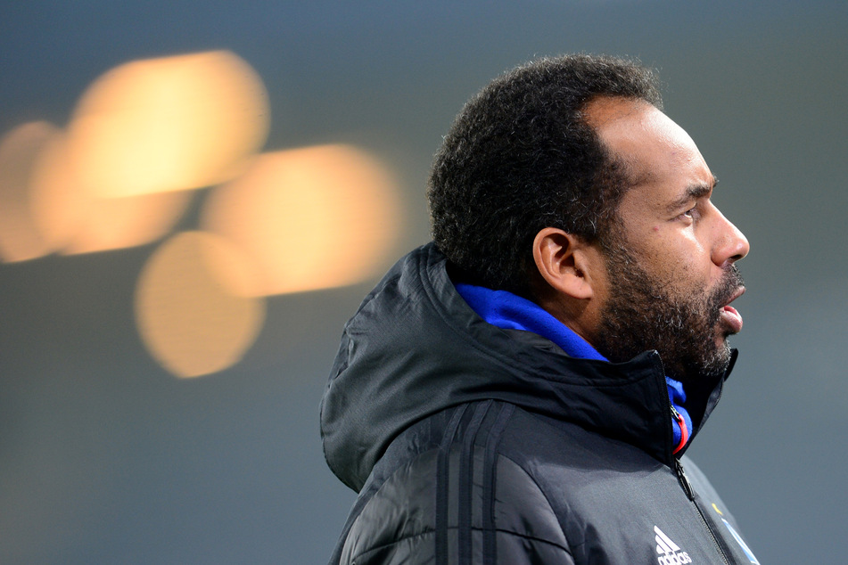 HSV-Trainer Daniel Thioune sieht bei seiner Mannschaft vor dem Spiel gegen den KSC leistungsmäßig "noch sehr viel Luft nach oben".
