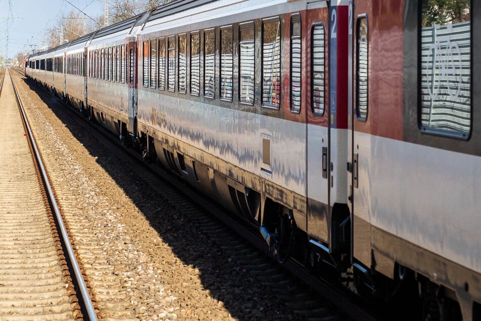 Ein Zug der Schweizer Bundesbahn musste geräumt werden. (Symbolbild)