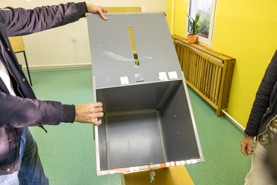 Los geht es: Auch dieses Wahllokal in Potsdam hat seit 8 Uhr am Morgen geöffnet.