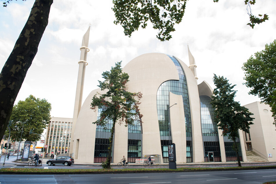 Die Zentralmoschee im Kölner Stadtteil Ehrenfeld wird von der Türkisch Islamische Union Ditib geleitet.