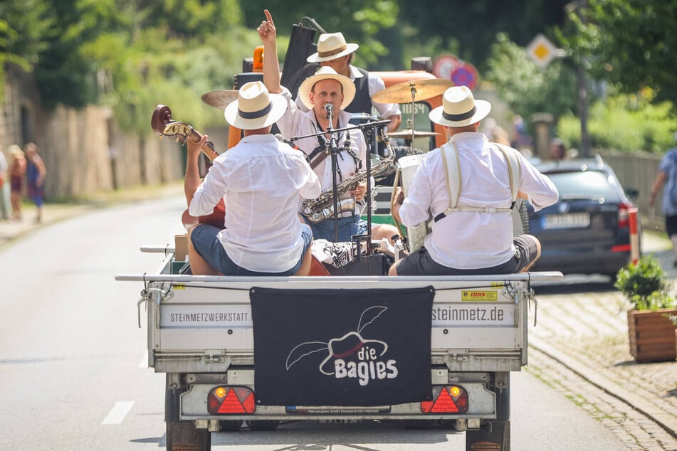 Auf der Pillnitzer Landstraße gilt Tempo 20 - auch für Wandermusiker.