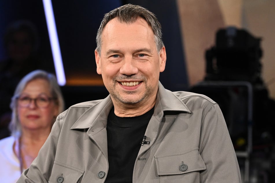 Sebastian Fitzek (54) war am Freitagabend zu Gast in der NDR Talk Show.