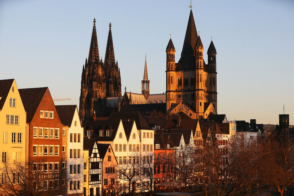 Blick auf die sonnige Kölner Innenstadt. Es soll heißen werden.