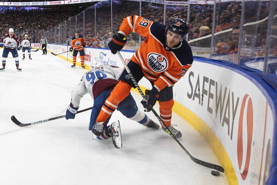 Leon Draisaitl (26) scheiterte mit seinen Edmonton Oilers im NHL-Halbfinale an der Colorado Avalanche.