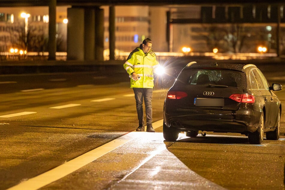 Unfall A3: Tödlicher Unfall am Flughafen: Audi erfasst Fußgänger auf der A3