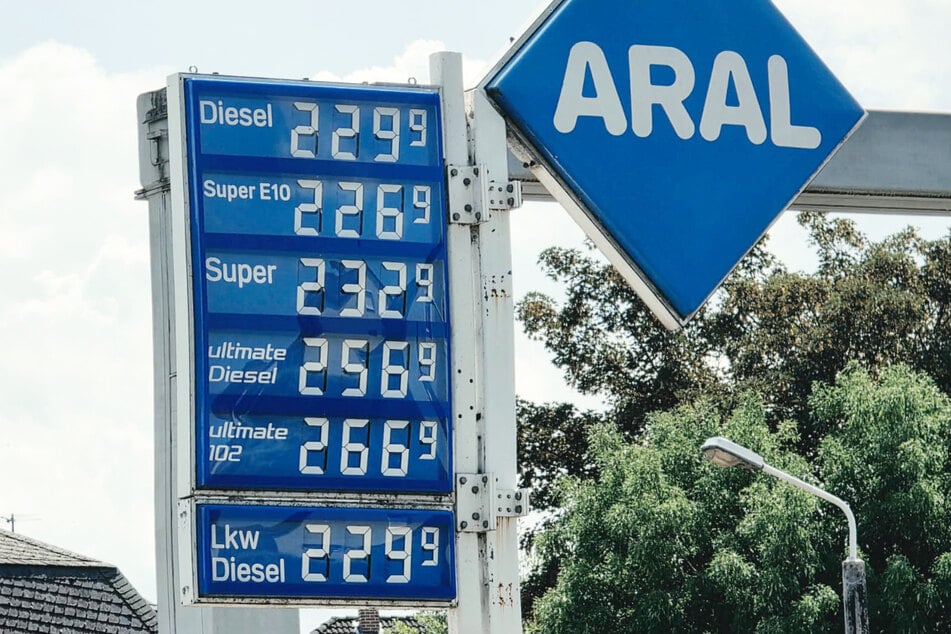 Schön teurer Sprit: Gesehen am Donnerstagmittag in Dresden bei Aral an der Meißner Landstraße 2.