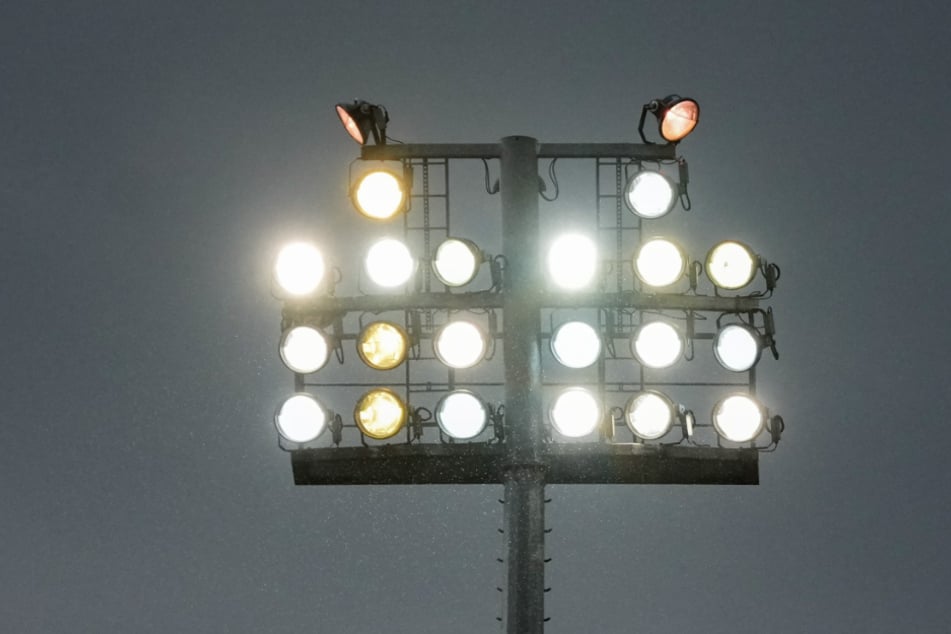 Für den Ausfall des Flutlichtmastes trifft den 1. FC Köln keine Schuld - das hat auch der DFB festgestellt. (Symbolfoto)