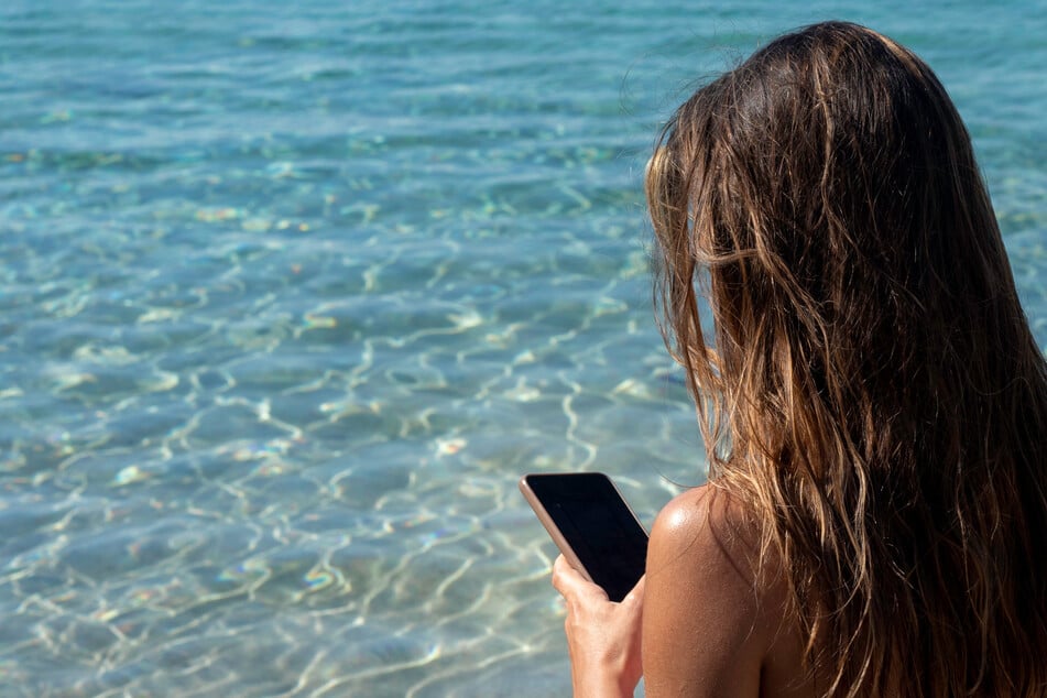 Tochter schaut TikTok-Videos im Urlaub - Familie soll fast 50.000 Euro zahlen