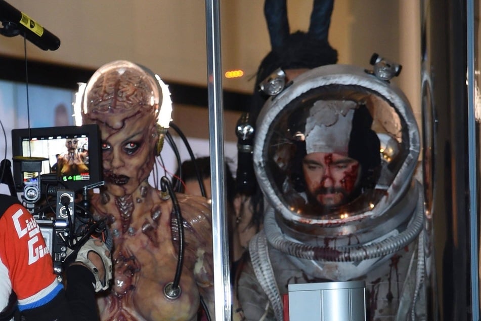 In 2019 Heidi (47) was dressed up as zombie and Tom (31) as a bloodied spacemen.