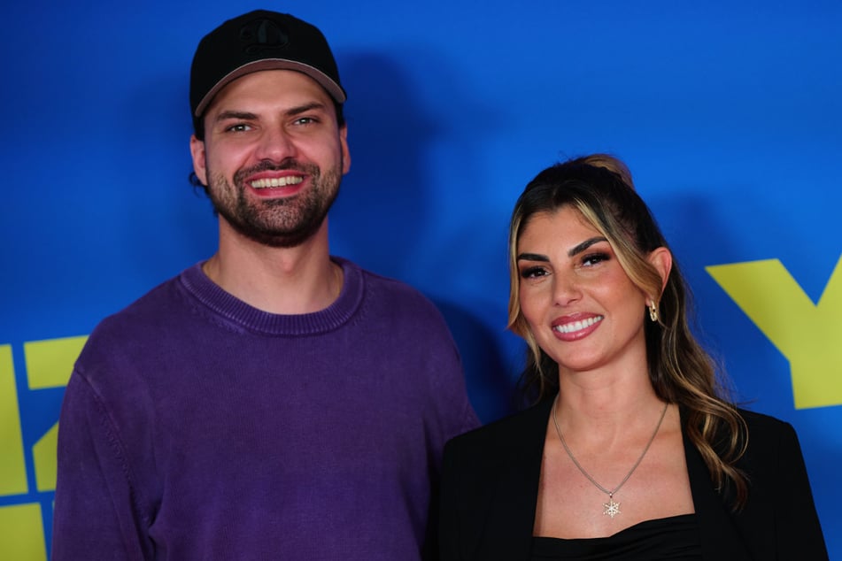 Die Dreharbeiten für die Sky-Doku "Yeliz &amp; Jimi: We Are Family?!" mussten nach einem Streit zwischen Yeliz Koc (32) und Jimi Blue Ochsenknecht (34) abgebrochen werden.
