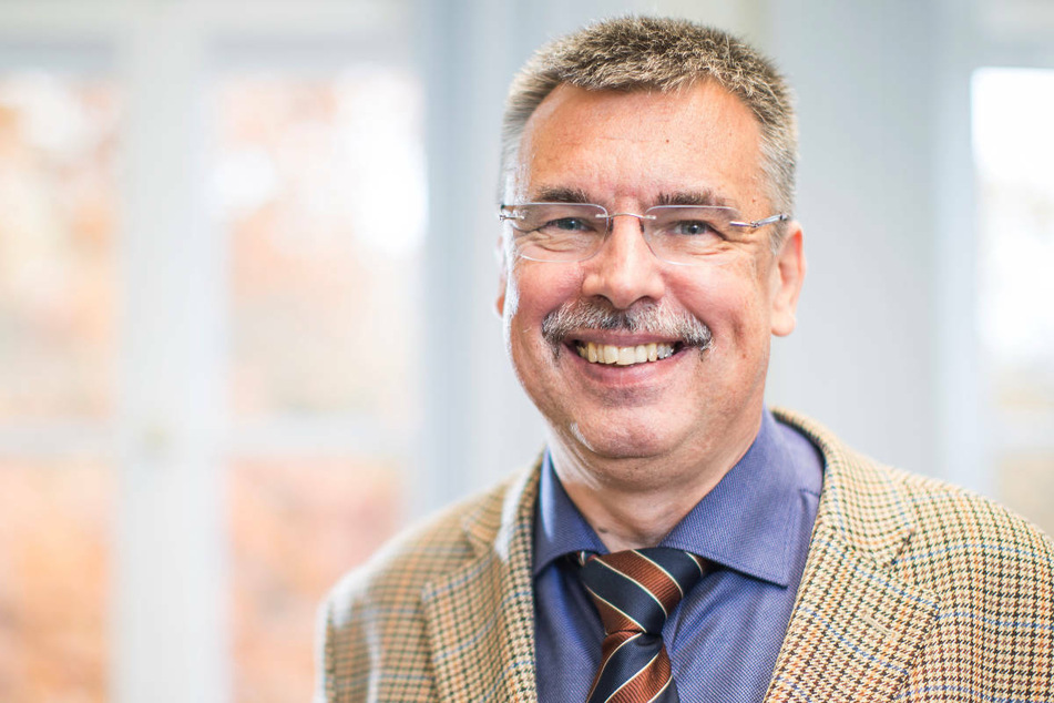 Professor Frank Hufert (62), Virologe an der Brandenburgischen Technischen Universität Cottbus-Senftenberg, sieht die Antigentests sehr kritisch.