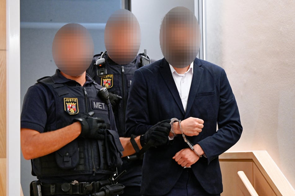 Der 26-jährige Angeklagte wurde nach der tödlichen Attacke auf einen Schaffner zu zehn Jahren Gefängnis verurteilt.