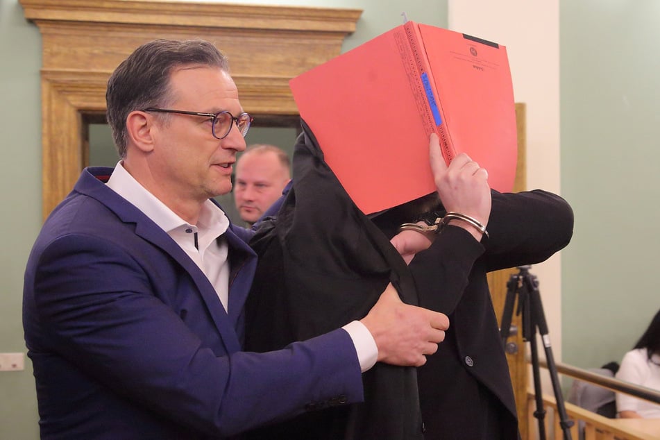 Dresdner Polizist totgefahren: Dawid K. (27) ging es wohl um 200 Euro!