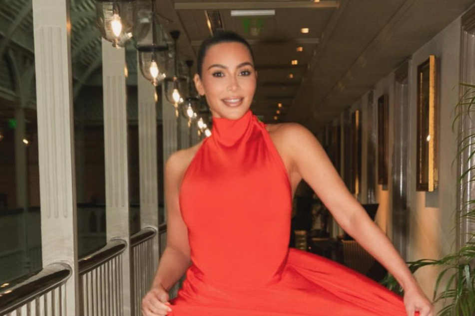 Kim shared that staying calm is what kept her alive during the terrifying incident that occurred during Paris Fashion Week 2016.