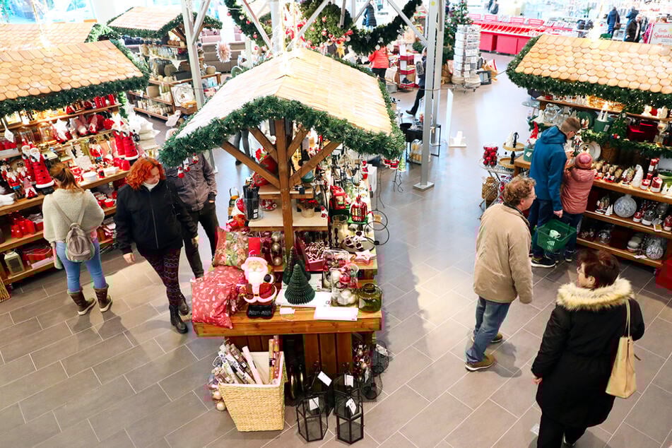 Schlendert durch das Möbelhaus und sichert Euch die aktuellen Einrichtungs-Highlights zum Sparpreis.