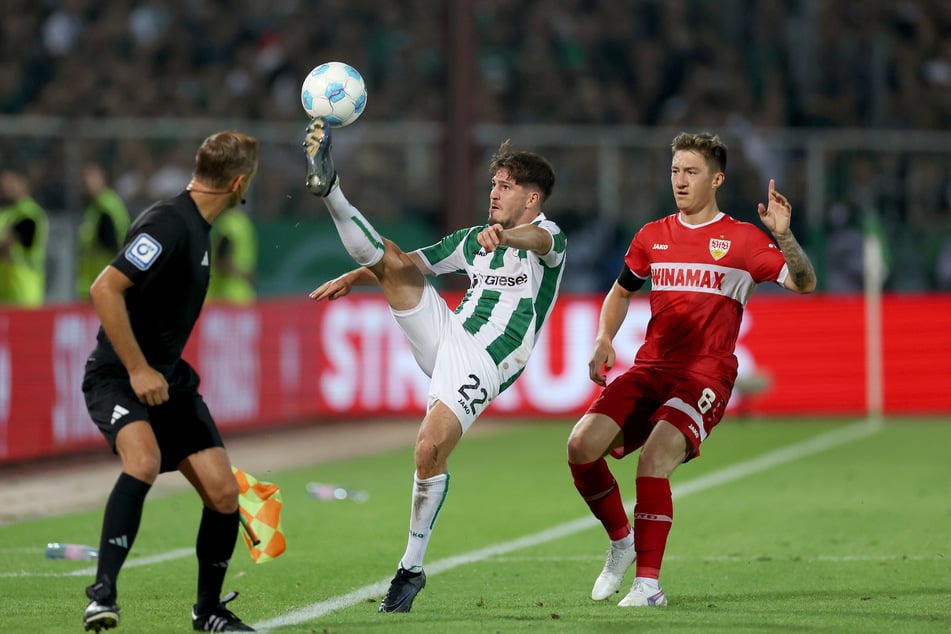 Stiller (r.) steuerte beim Pokalerfolg in Münster einen Treffer bei und wurde sogar als "Man of the Match" ausgezeichnet.