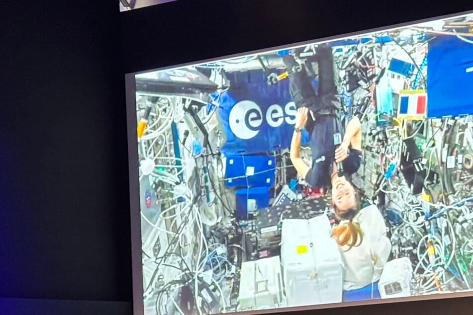 Berlin: Berlin im Kontakt mit dem All: Live-Telefonat mit der ISS sorgt für Staunen