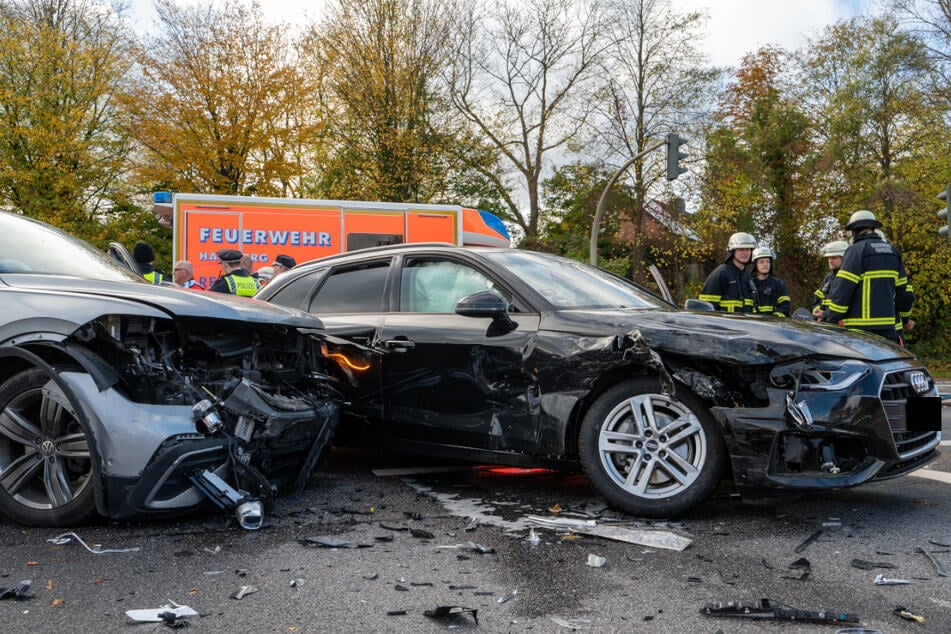 Gegen 12.20 Uhr krachten die beiden Fahrzeuge auf der Glinder Straße zusammen.