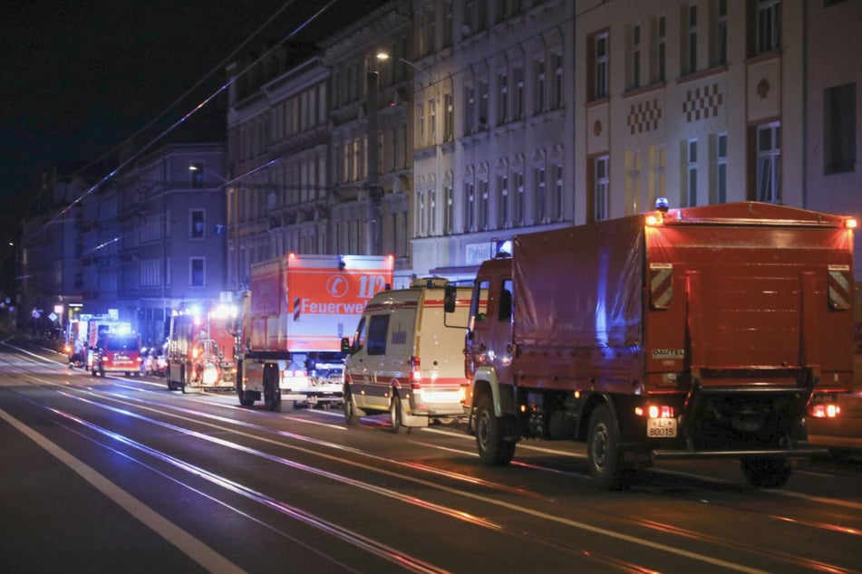 Mehrere Einsatzfahrzeuge rückten am Montagabend in die Faradaystraße aus.