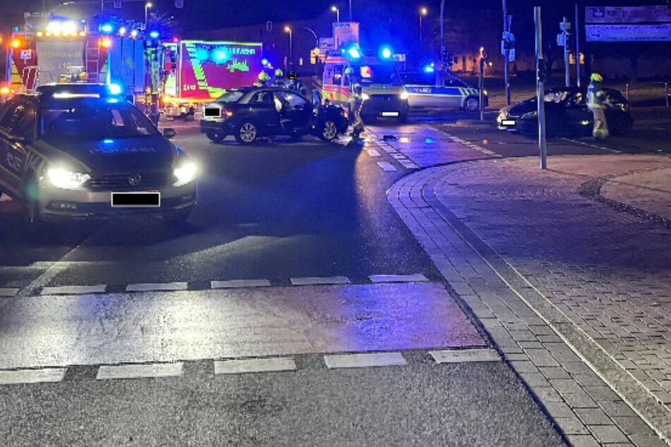 Kreuzungs-Crash im Harz: Mercedes-Fahrerin wird verletzt