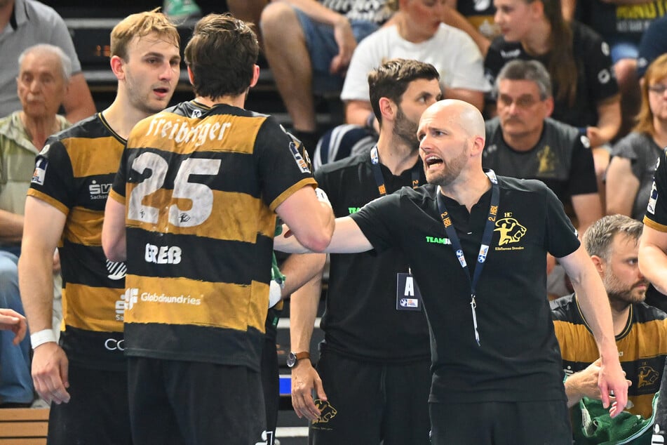 Legt fest, wer den HCE anführt: Chefcoach André Haber (40, r.).