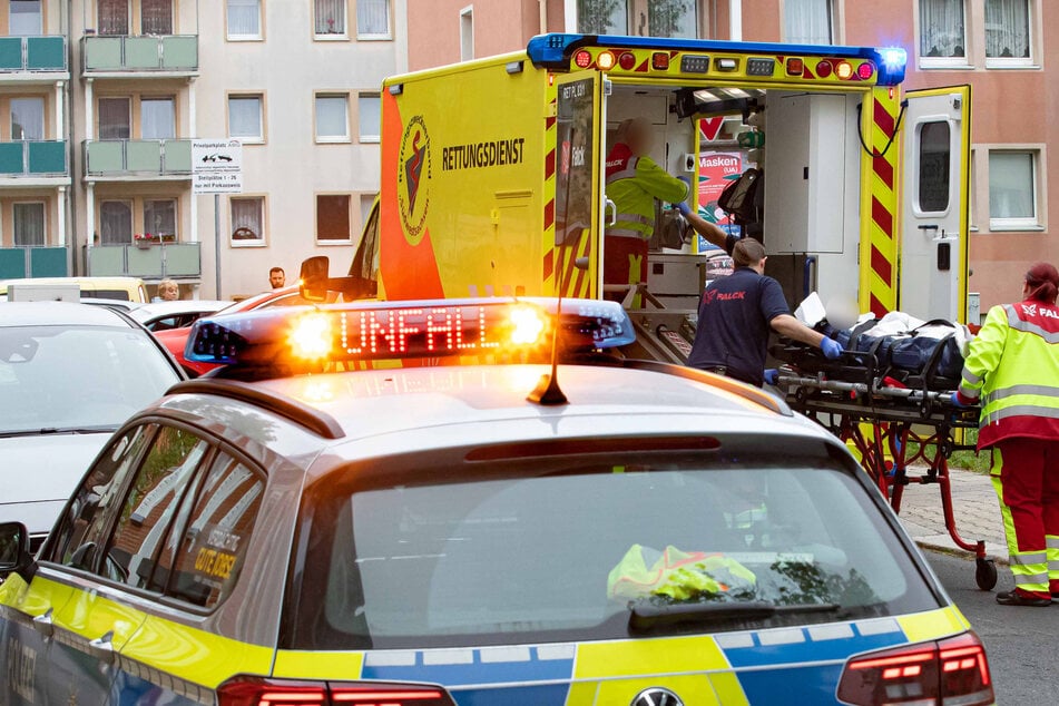 Fußgängerin in Plauen von Auto erfasst: Krankenhaus!