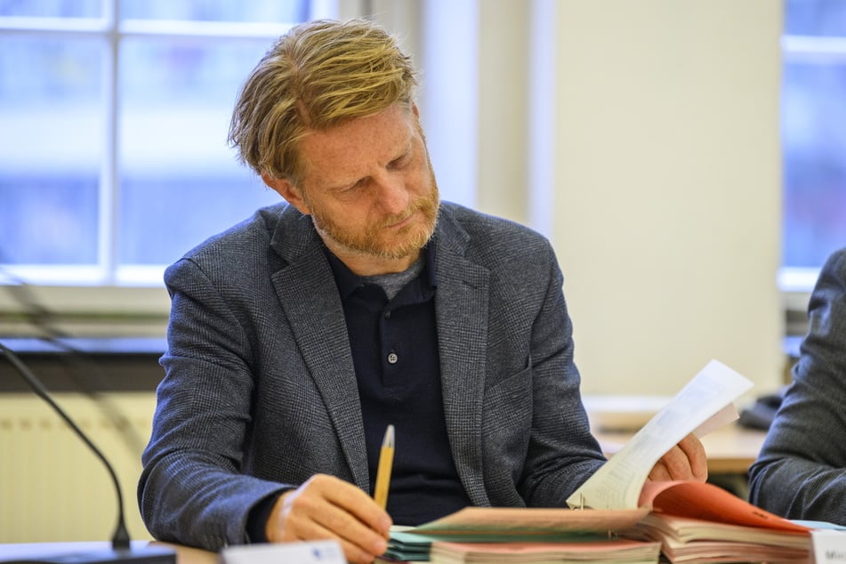 Ex-Baubürgermeister Michael Stötzer (53, Grüne) verantwortete die Planungen für die Sanierung des alten Schauspielhauses – der Prüfbericht listet dafür 1,44 Millionen Euro auf, die wohl umsonst gezahlt wurden.