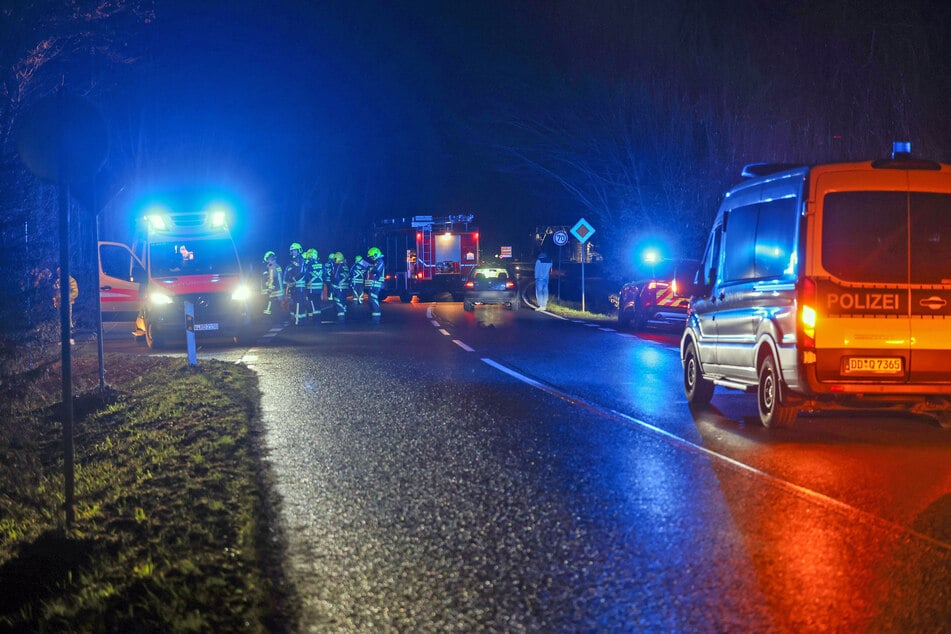 Die Lungwitztalstraße war nach dem Unfall komplett dicht.