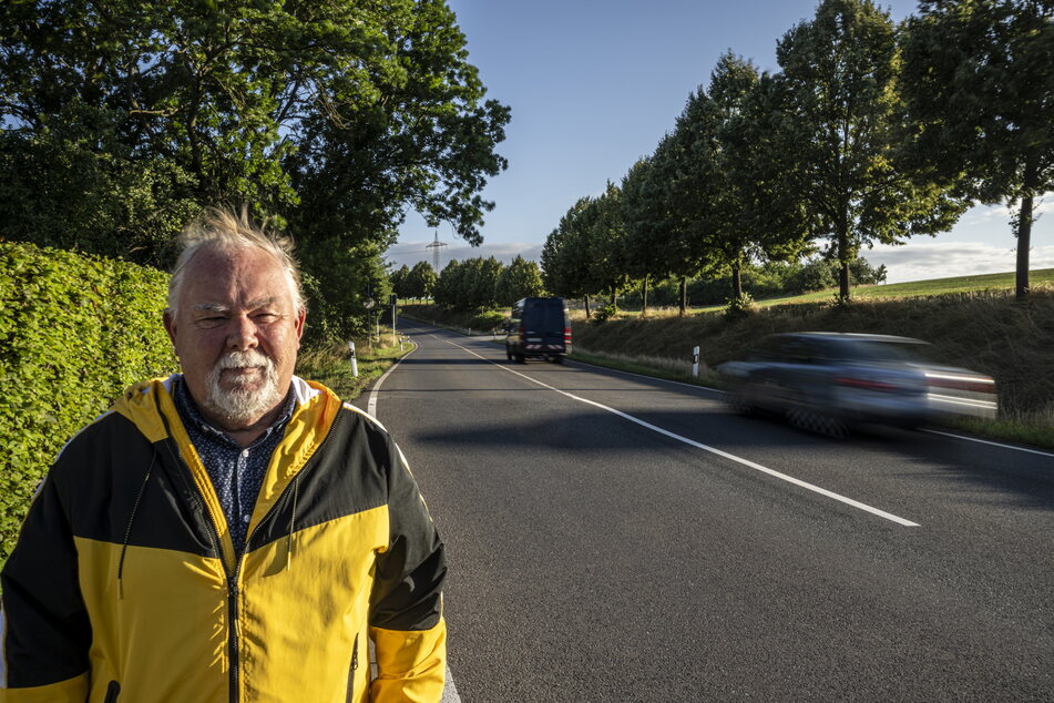 An der Mittweidaer Straße Richtung Oberlichtenau wird gerast, sagt Anwohner Thomas Schirmer (69).