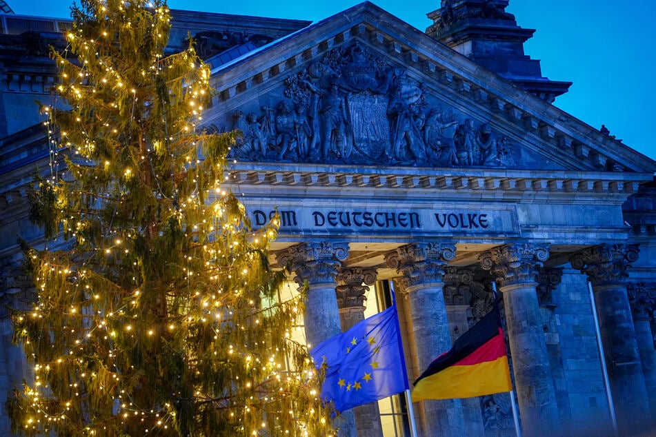 In Berlin und Brandenburg wird einen Tag vor Heiligabend Schnee- und Schneeregen erwartet.