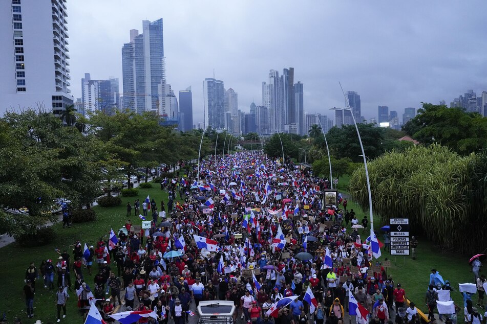 Hasta 70.000 personas salieron a las calles de la capital, Ciudad de Panamá, a finales de octubre.