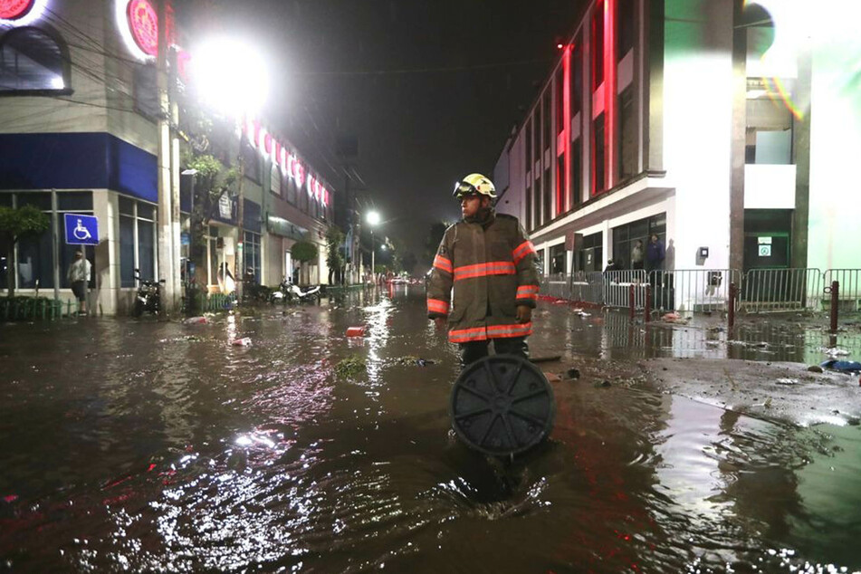 Aufgrund starker Regenfälle am Montag kam es in den mexikanischen Städten Ecatepec und Tula zu Überschwemmungen.