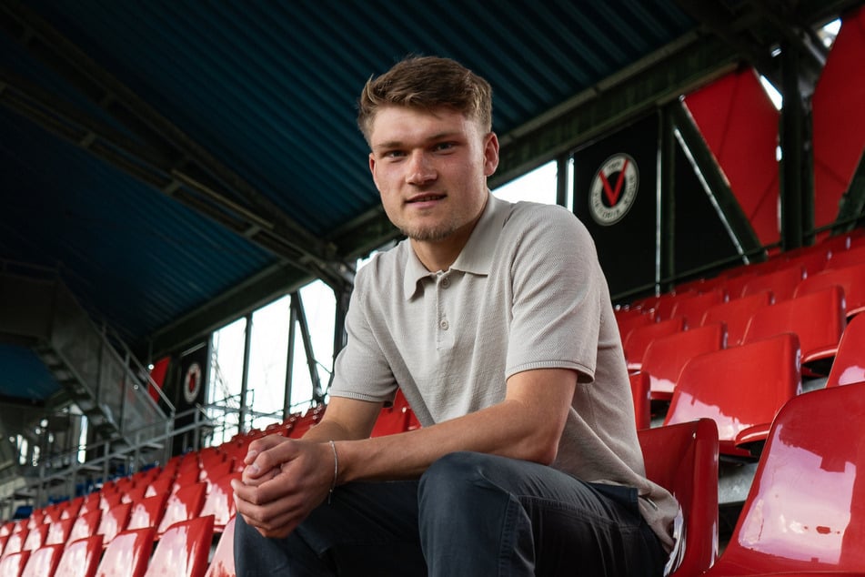 Drittligist Viktoria Köln hat sich die Dienste von Jason Amann (21) gesichert.