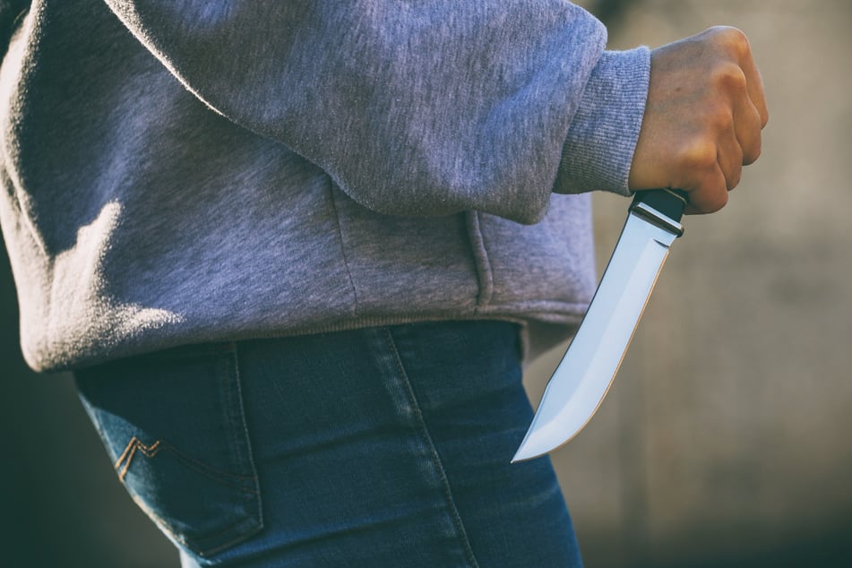 Messermann bedroht Mädchen in Riesa: Staatsschutz ermittelt