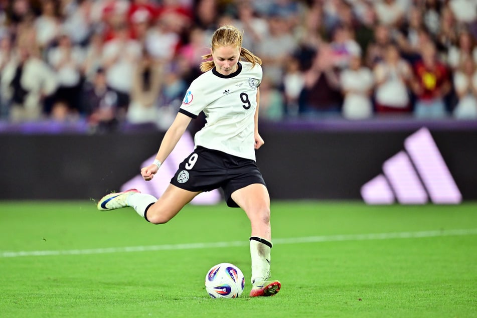 Insbesondere der Ausfall von Sjoeke Nüsken schmerzt. Der Chelsea-Star steuerte bei der EM bereits zwei Treffer bei.