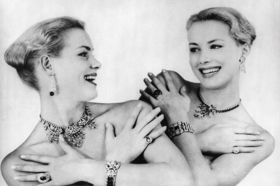 Die beiden Schwestern galten einst als schönste Zwillinge der Welt und waren auf der Bühne zu Hause.