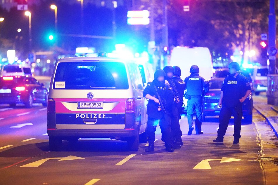 Eine Spezialeinheit der Wiener Polizei stürmte die Wohnung des 60-Jährigen und tötete den Mann. (Symbolbild)